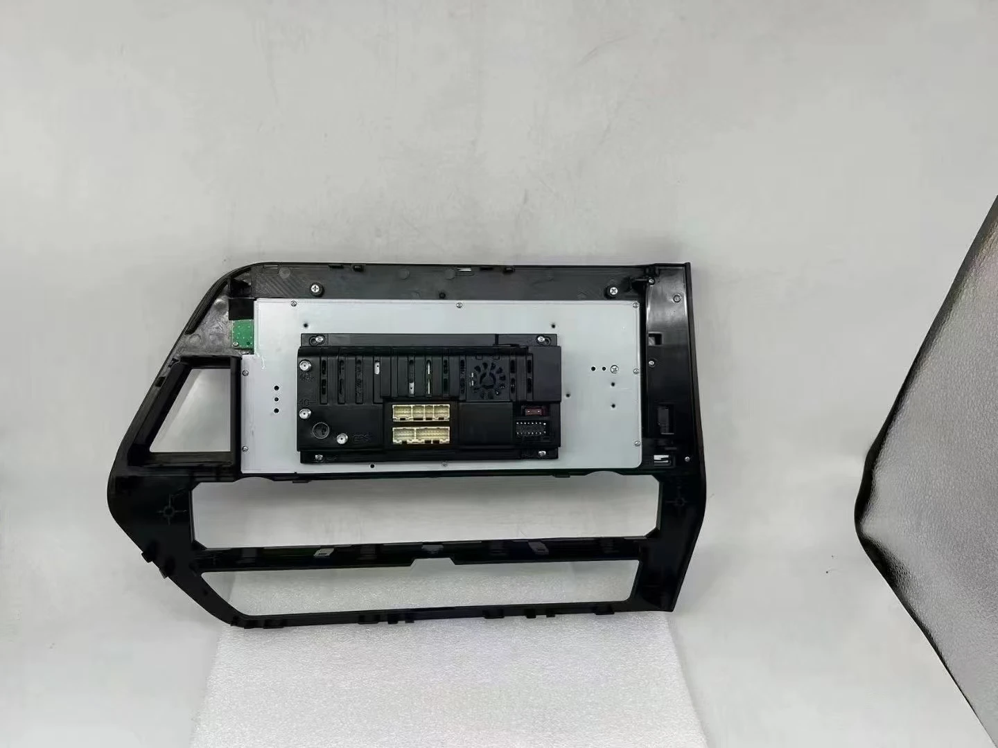 12.3 Inch Android Vertical Style Radio for Toyota Highlander 2022 - Image 5