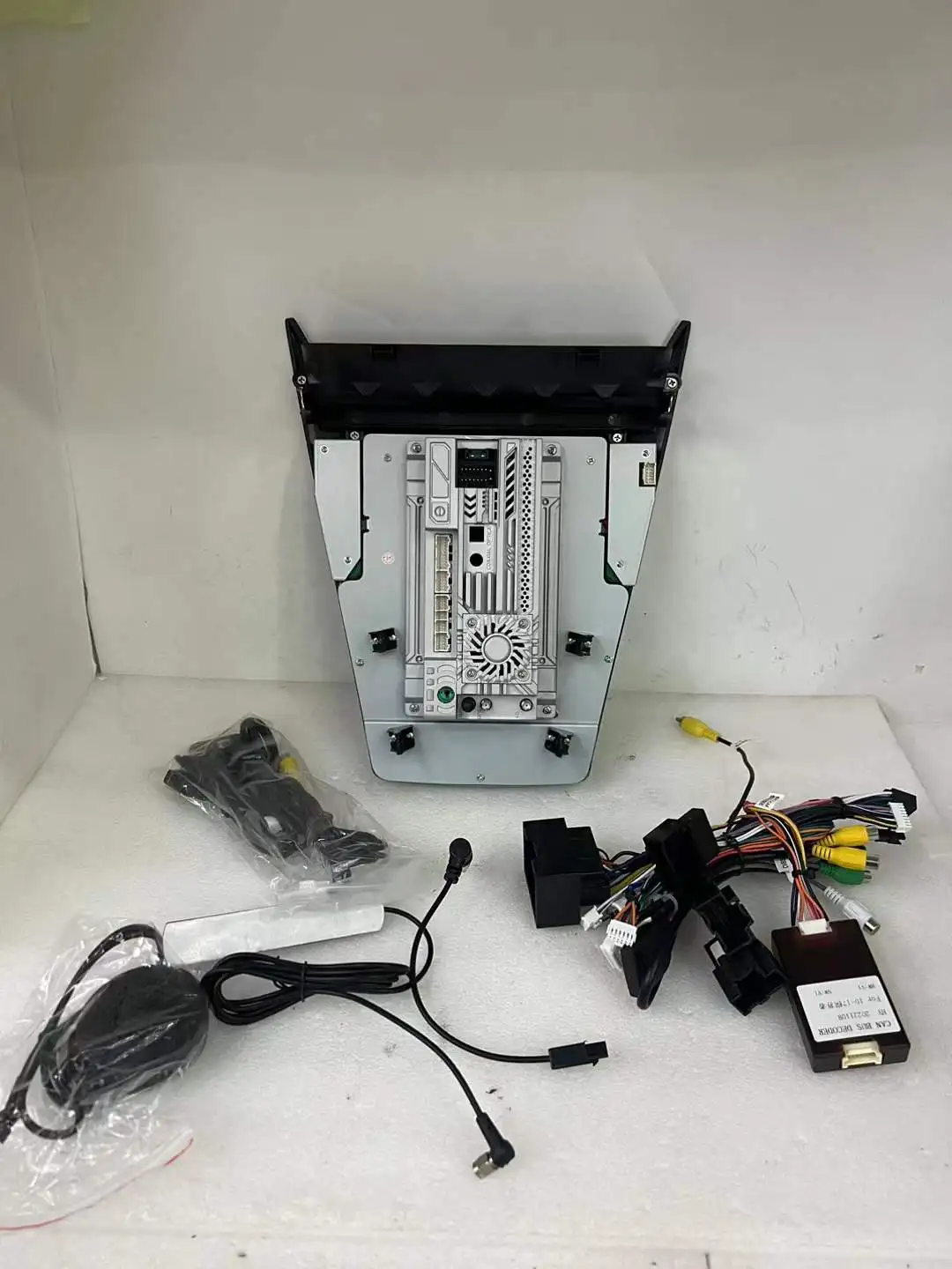 12.1 Inch Android Vertical Style Radio for Chevrolet Equinox 2010-2017 - Image 5