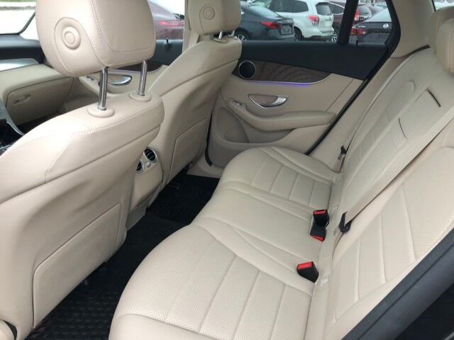 2020 Mercedes-Benz GLC 300 - Image 11